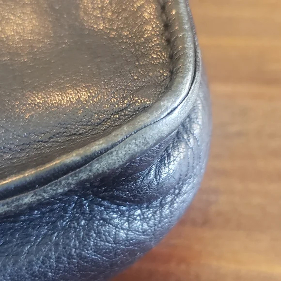 Hobo black leather crossbody bag - Picture 14 of 14